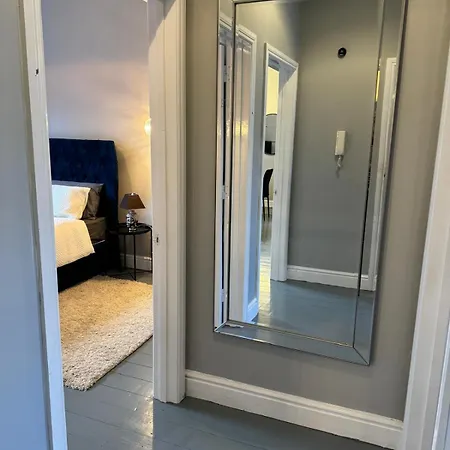 2 Bedroom Break Lejlighed *